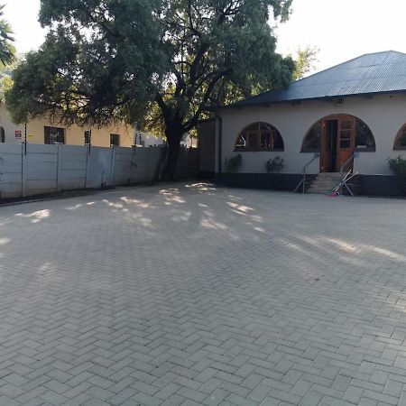 Guest Suites On Connor Bloemfontein Esterno foto