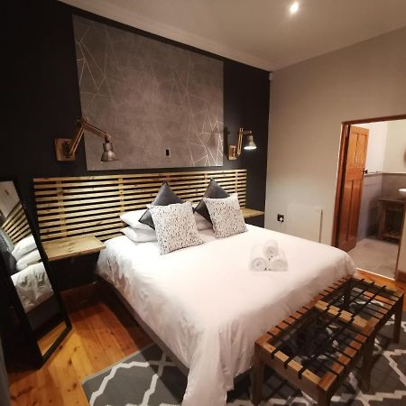 Guest Suites On Connor Bloemfontein Esterno foto