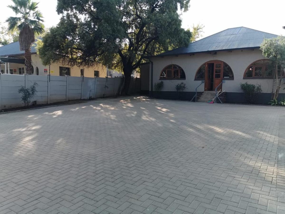 Guest Suites On Connor Bloemfontein Esterno foto