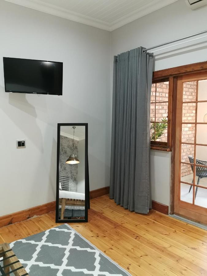 Guest Suites On Connor Bloemfontein Esterno foto