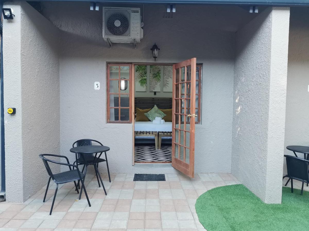 Guest Suites On Connor Bloemfontein Esterno foto